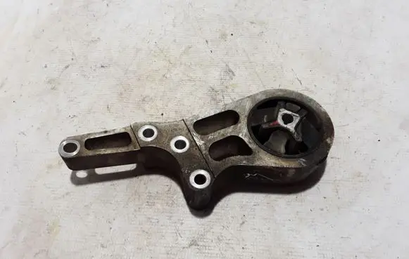 Volvo V40 Engine mount bracket 31325048