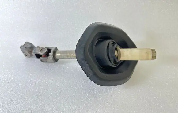 Volkswagen Touareg I Steering column universal joint 7L0419523
