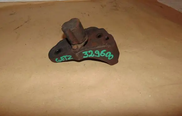 Hyundai Getz Engine mounting bracket 218401C100