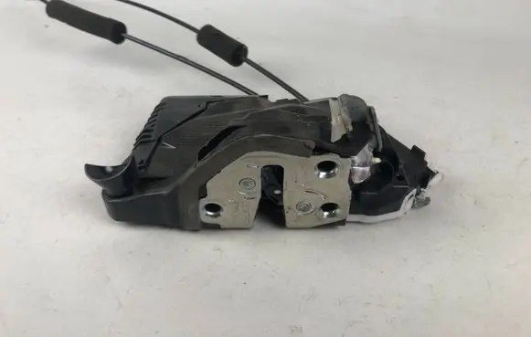 Subaru Outback (BS) Front door lock