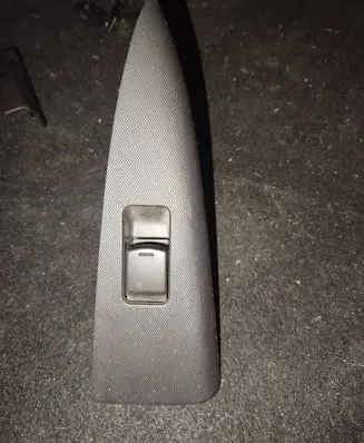 Nissan Note (E11) Quarter vent window switch 25411ED00B