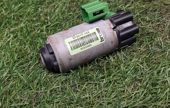 Ford Fusion II Seat adjustment motor 913017103 RZ55AWA