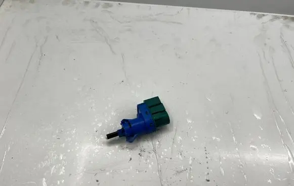 Jaguar XF X250 Brake pedal sensor switch 6W8313480AB