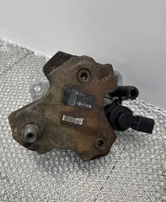 BMW 5 E60 E61 Fuel injection high pressure pump 0445010146