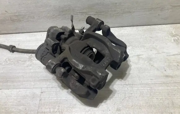 BMW X1 F48 F49 Rear brake caliper 6883032