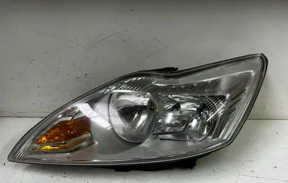 Ford Focus Headlight/headlamp 8M5113W030AE
