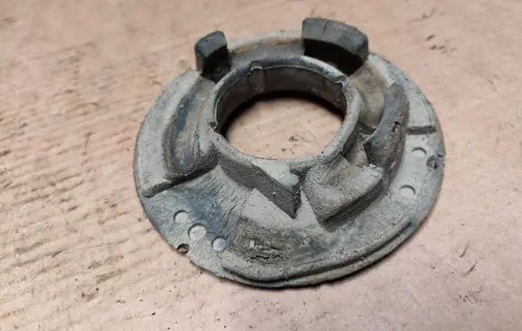 Jeep Grand Cherokee (WJ) Front coil spring rubber mount 