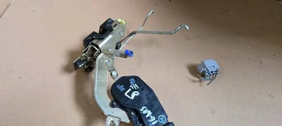 Suzuki Ignis Front door lock 8220280G11 8220280G20