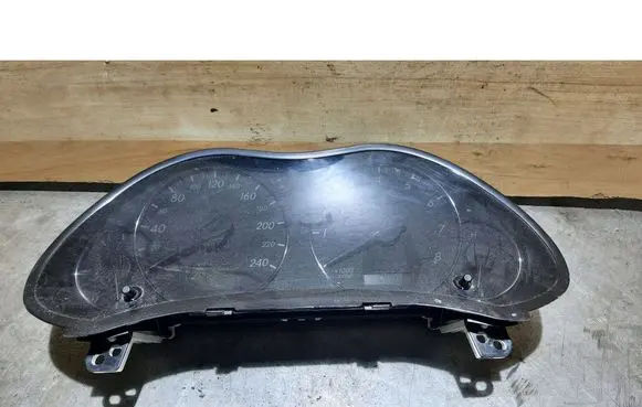 Toyota Avensis Verso Speedometer (instrument cluster)