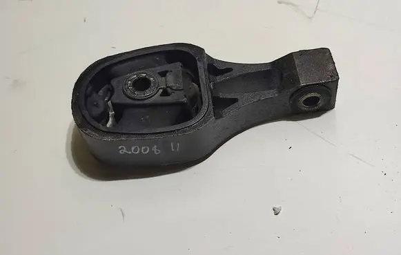 Engine mount bracket