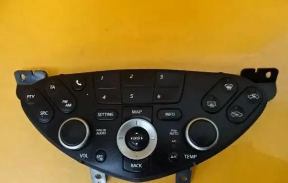 Nissan Primera Climate control unit 28395AV611