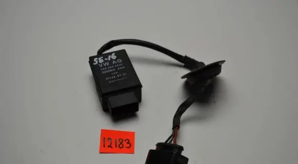 Seat Altea XL Fuel pump relay 1K0906093F