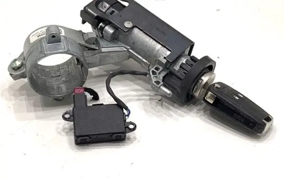 Opel Zafira C Ignition lock 13383062
