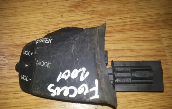 Ford Focus Indicator stalk g952a