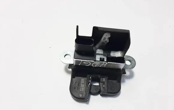 Volkswagen Golf VII Tailgate/trunk/boot lock/catch/latch 5G6827505B
