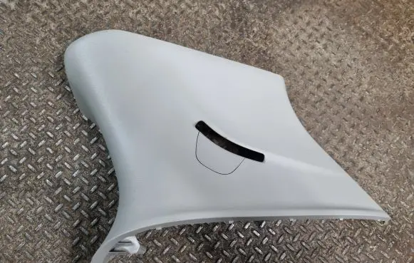 Chrysler Pacifica (D)pillar trim (top) 5RJ16PD2AE