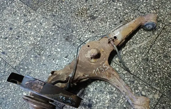 Volkswagen Transporter - Caravelle T5 Rear wheel hub