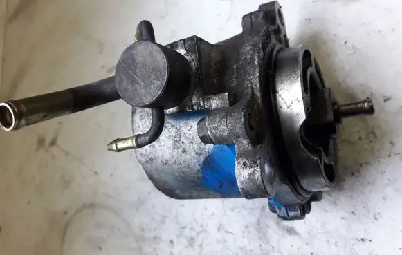 Mazda 6 Vacuum pump RF4F
