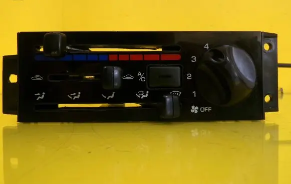 Mazda Demio Climate control unit DC216119Z