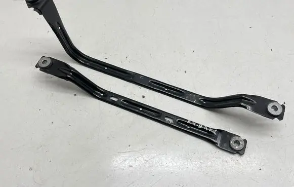 Audi A4 S4 B9 8W Fuel tank mounting bracket 8W0201653K