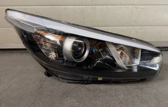 KIA Ceed Headlight/headlamp 92102A2401