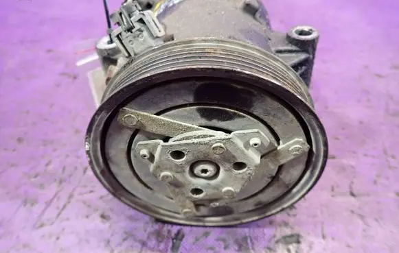Renault Modus Air conditioning (A/C) compressor (pump) 8200316164