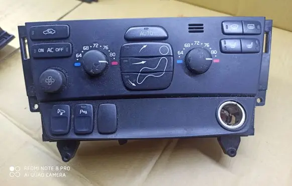Volvo V70 Climate control unit 30746023
