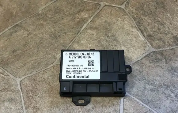 Mercedes-Benz E W212 Fuel injection pump control unit/module A2129000306