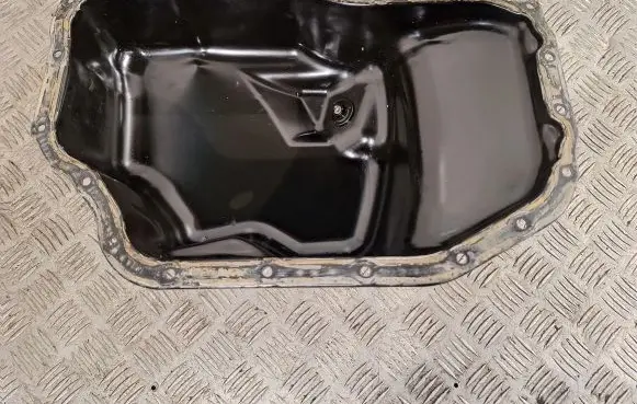 Toyota Corolla Verso AR10 Oil sump 121020R010