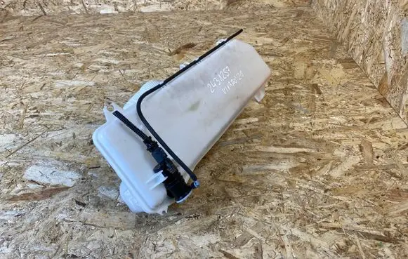 Opel Vivaro Windshield washer fluid reservoir/tank 9809803680