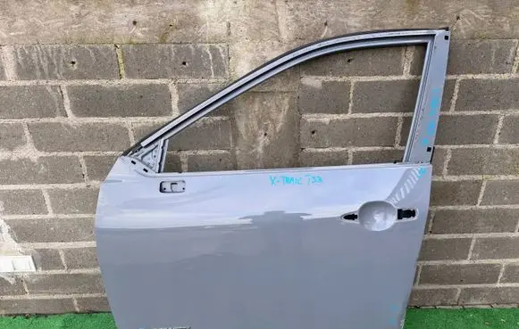 Nissan X-Trail T33 Front door 