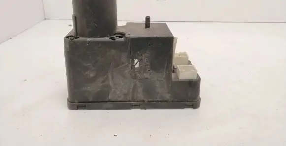 Audi A4 S4 B5 8D Central locking vacuum pump 4A0862257J