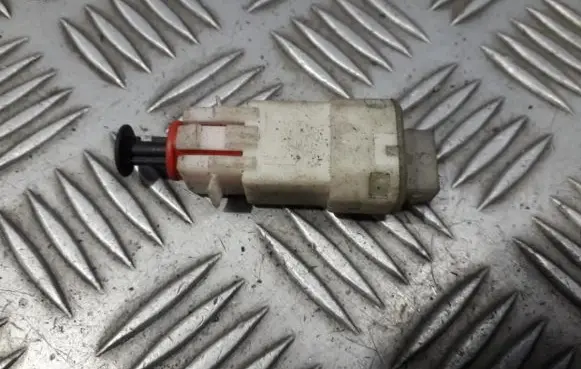 Opel Zafira A Brake pedal sensor switch 90492444