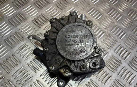 Volkswagen Touran I Vacuum pump 03G145209