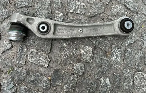 Audi Q7 4M Front lower control arm/wishbone 4M0407155D