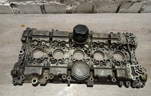 Volvo S60 Rocker cam cover 1001761008