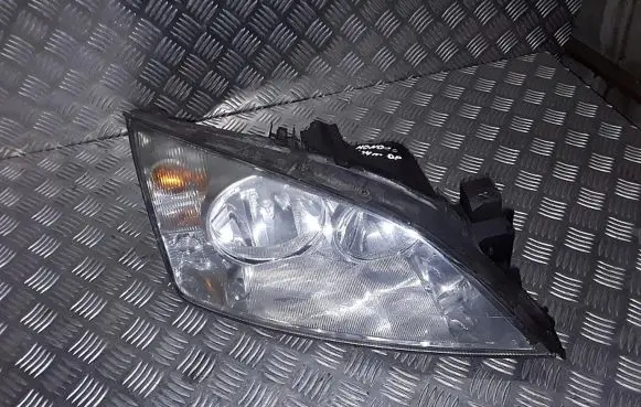 Ford Mondeo Mk III Headlight/headlamp 1S7113005AL