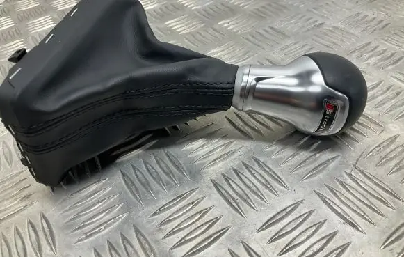 Audi Q2 - Gear lever shifter trim leather/knob 81B713139