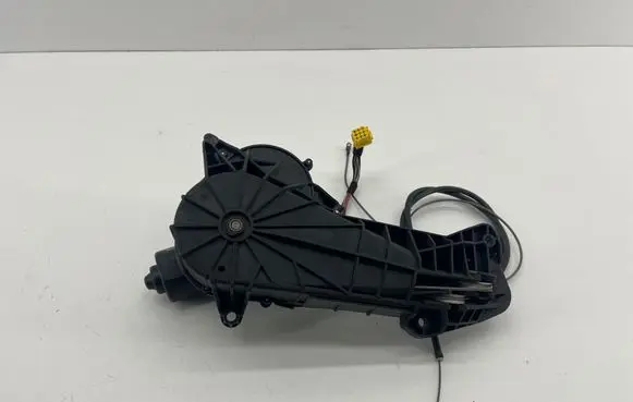 Mercedes-Benz Vito Viano W639 Sliding door motor A6398200142 6398200142