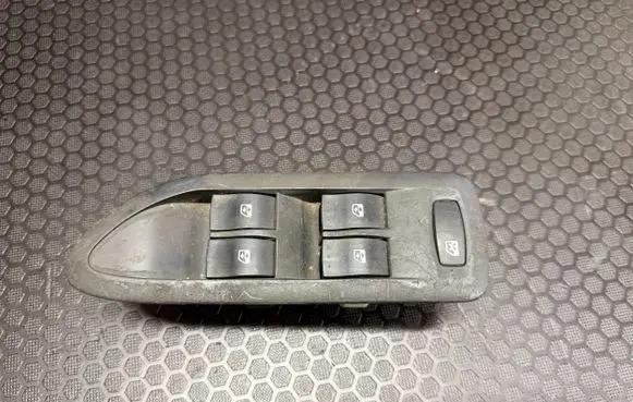 Renault Laguna II Electric window control switch 8200397299 5284061