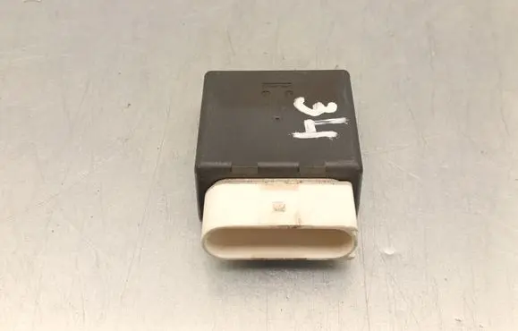 Volvo XC40 Fuel injection pump control unit/module 32203752