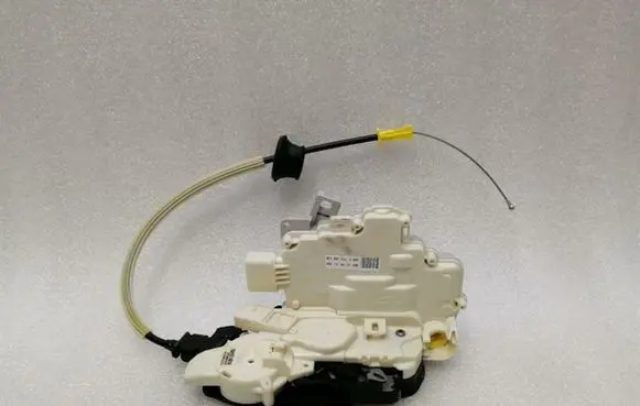 Audi A7 S7 4G Front door lock 4G1837015C