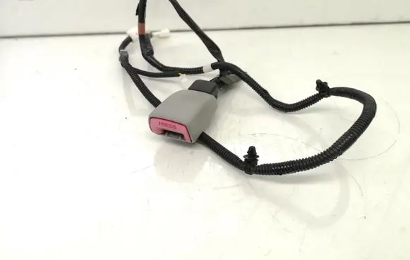 Lexus IS 220D-250-350 Front seatbelt buckle B480 E034501