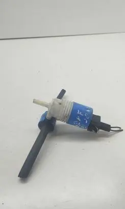 Audi A6 S6 C4 4A Windscreen/windshield washer pump 357972752