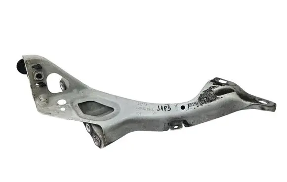 Audi A6 C7 Fender mounting bracket 4G0821136A