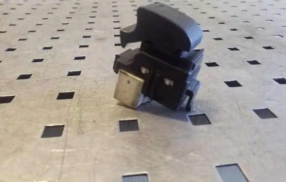 Toyota RAV 4 (XA20) Electric window control switch 6072H2N