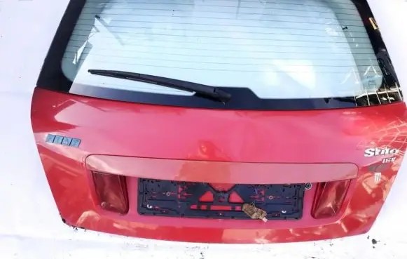 Fiat Stilo Tailgate/trunk/boot lid raudona