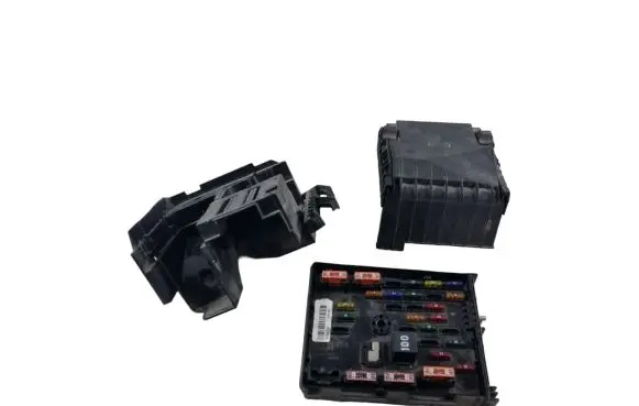 Volkswagen PASSAT B7 Fuse box set 3C0937125A 1K0937132F 1K0907361B