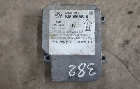 Volkswagen PASSAT B5 Airbag control unit/module 6Q0909605B