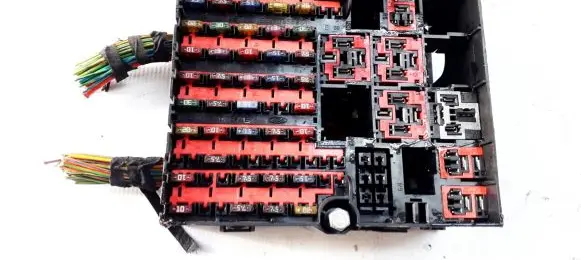 Ford Fusion Fuse box set 2N1T14401HJ 2N1T-14401-HJ
